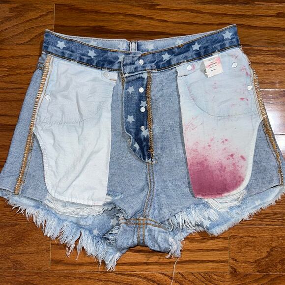 Superdown Kenzie Star Print Cut Off Denim Shorts Size 25 - Picture 15 of 16